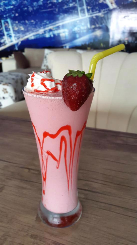 Çilekli Milkshake